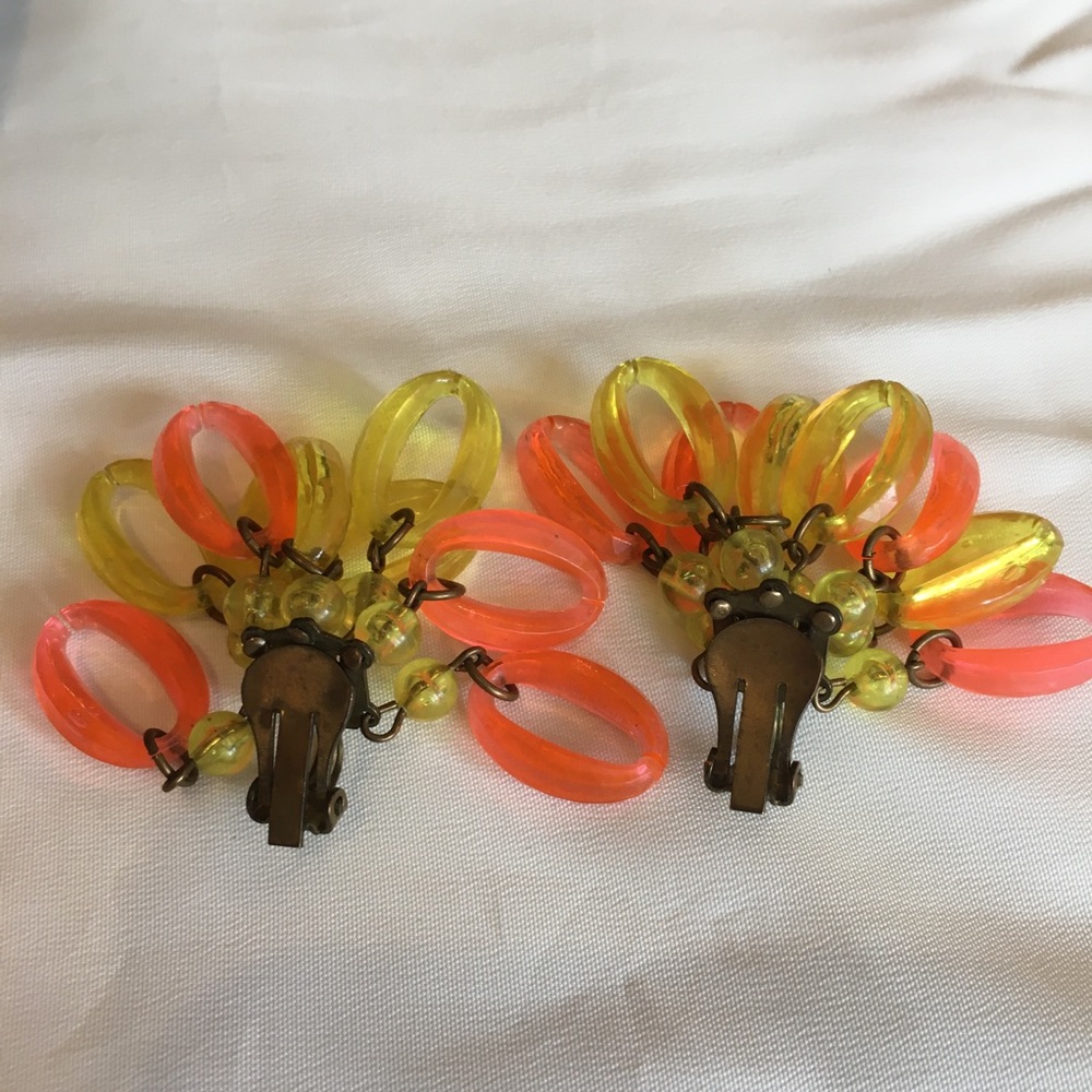 VTG Beaded Neon Dangle Clip On Earrings - Picture 6 of 7